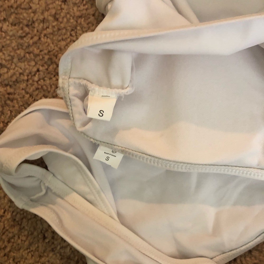 White Bikini - Picture 4 of 4